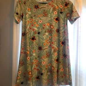 Shortsleeved flowy tunic